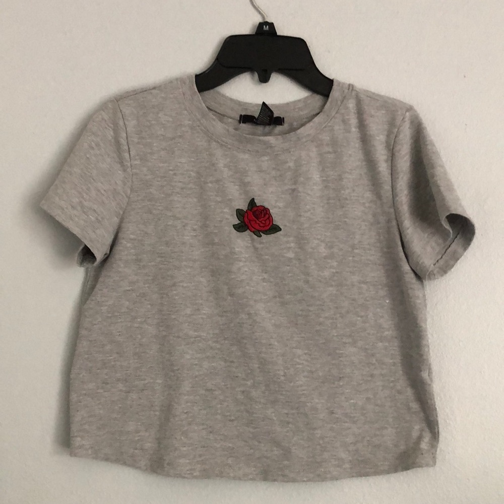 FOREVER 21 ROSE EMBROIDERED GRAY CROP TOP